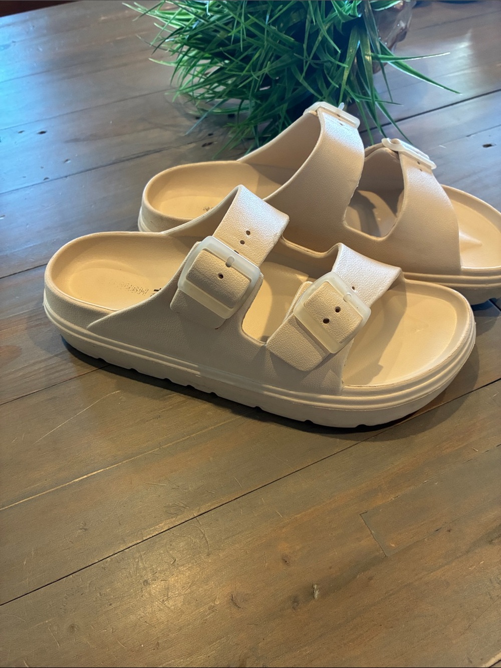 Cream Double Buckle Slide Sandals
Chunky platform style - Picture 6 of 6
